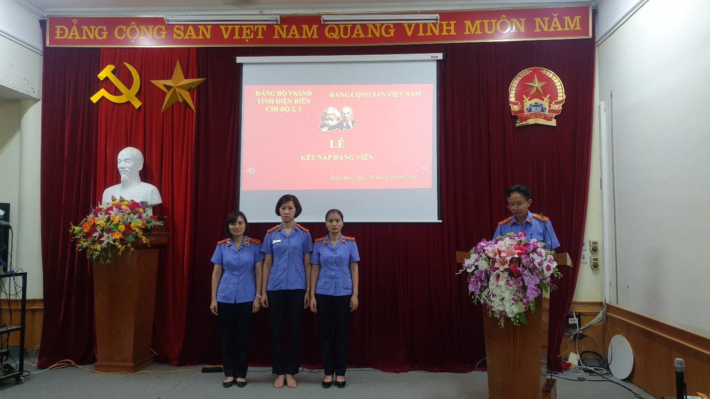 Lễ kết nạp đảng viên mới năm 2019 của Chi bộ 2, chi bộ 3 Viện kiểm sát nhân dân tỉnh Điện Biên