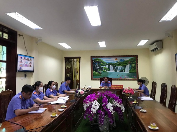 Viện KSND tỉnh Điện Biên tổ chức học tập chuyên đề  trực tuyến nâng cao kiến thức pháp luật về tố tụng dân sự