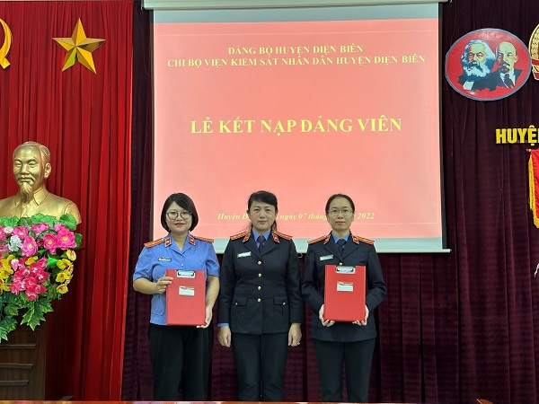 VKSND huyện Điện Biên tổ chức Lễ kết nạp đảng viên mới