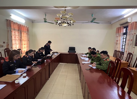 Viện KSND huyện Mường Chà trực tiếp Kiểm sát việc tiếp nhận giải quyết tố giác, tin báo về tội phạm và kiến nghị khởi tố tại Cơ quan Cảnh sát điều tra Công an huyện Mường Chà