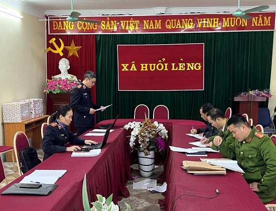 Viện KSND huyện Mường Chà trực tiếp kiểm sát công tác Thi hành án hình sự tại UBND xã Huổi Lèng